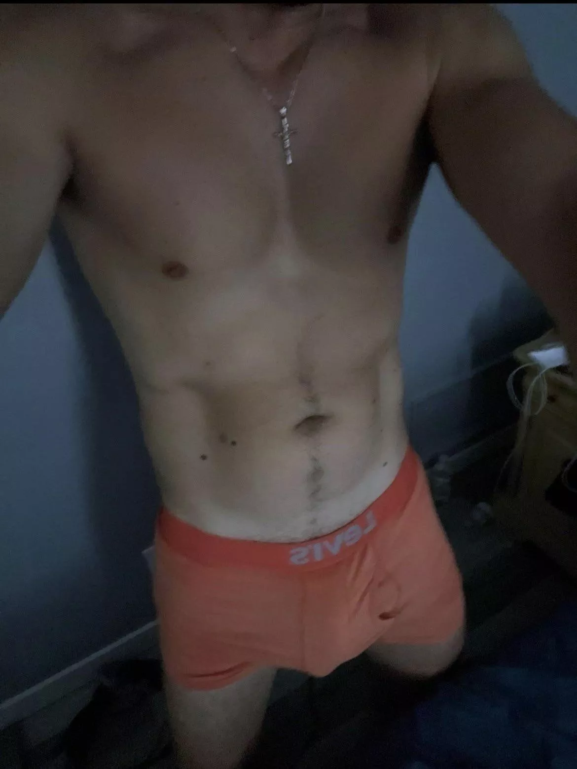 26 fit and horny for same. fit+ hung+, bbc+, college+ (no older )add me : joetam_1 posted by pcman123456