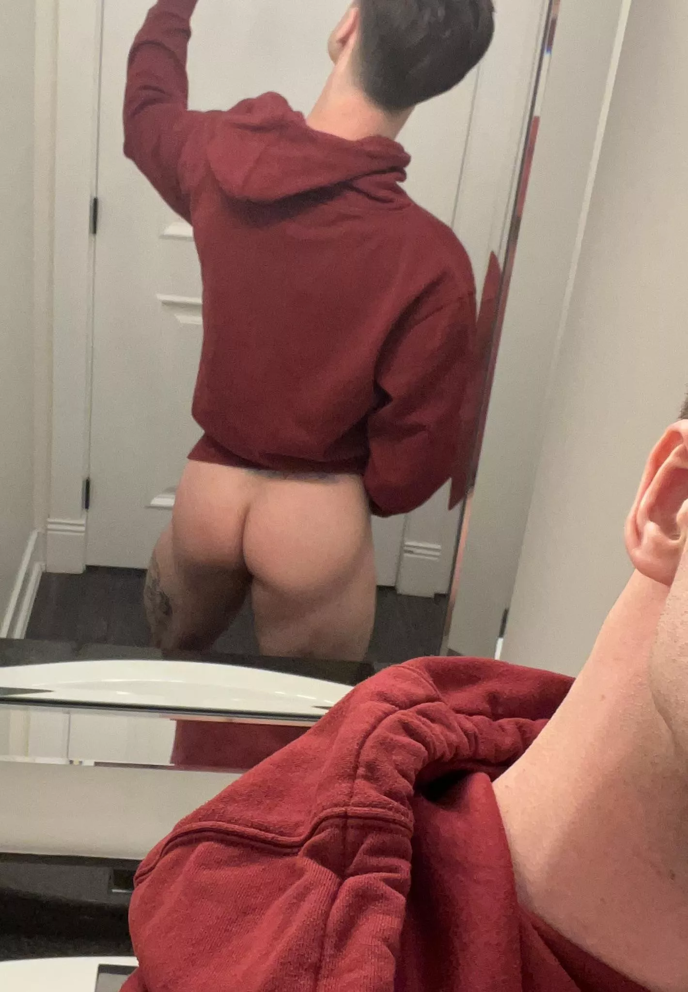 😏 (31) posted by tjbuttweiler