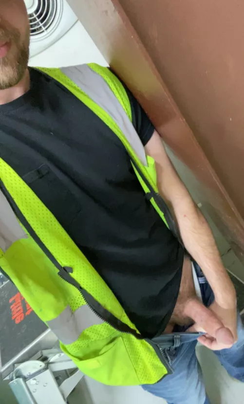 31 BI, hit me up with a pic if your profile is blank. by joehalls3023