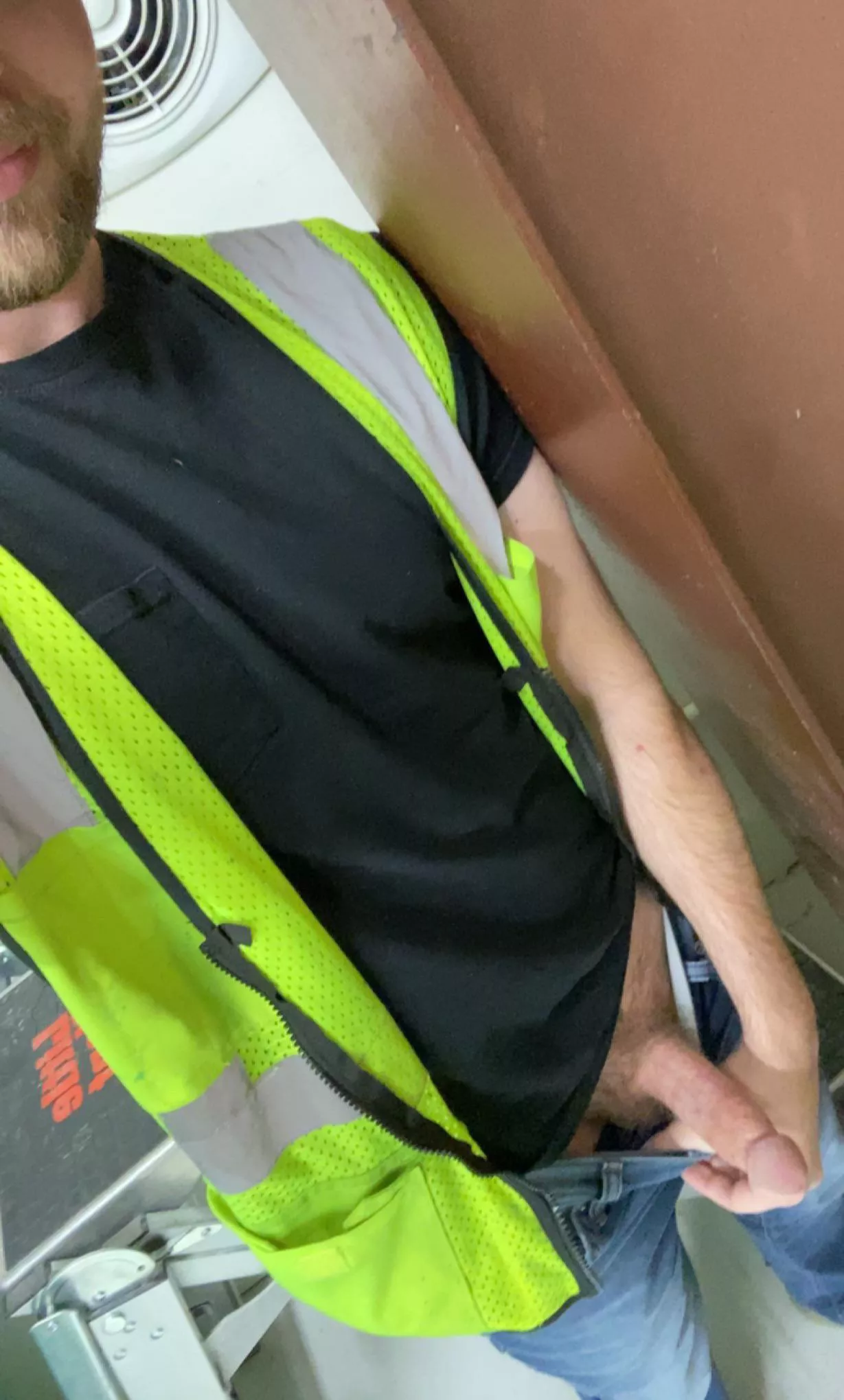 31 BI, hit me up with a pic if your profile is blank. posted by joehalls3023