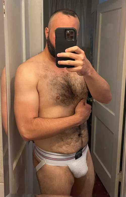 [40] 6’4” 210 lbs….married dad in Texas here. A quick pic before my shower after my Wednesday 6 am workout by wftxguy