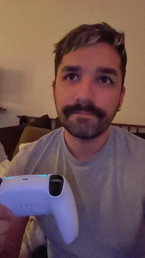 Actually footage of me being a scared bish playing the RE4 demo 🫣😂 by space_bootz