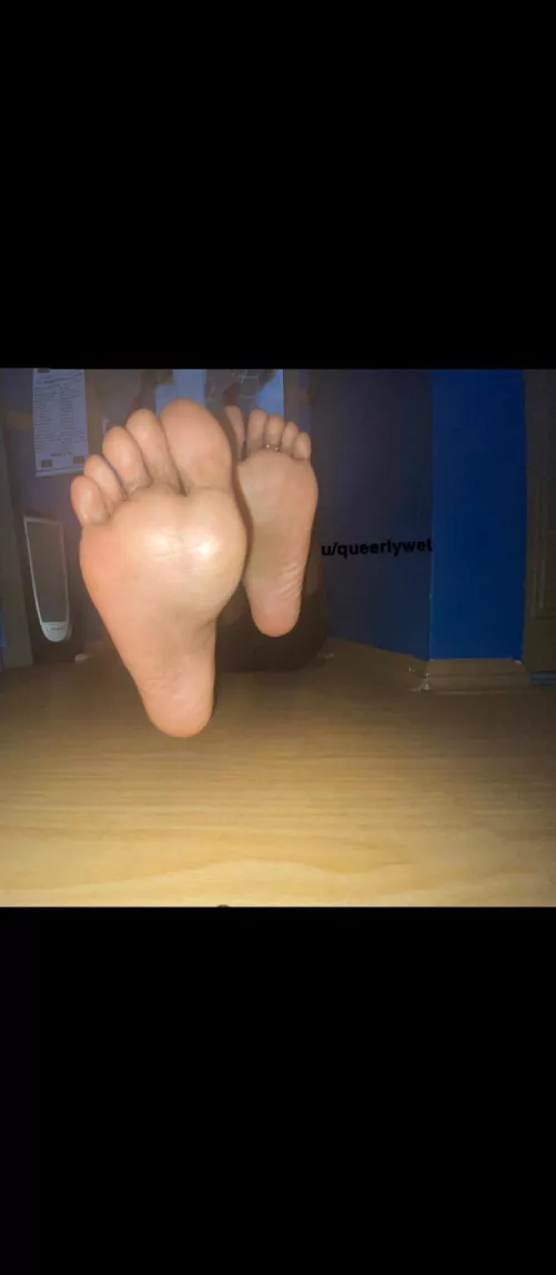 All in your face by queerlywet_