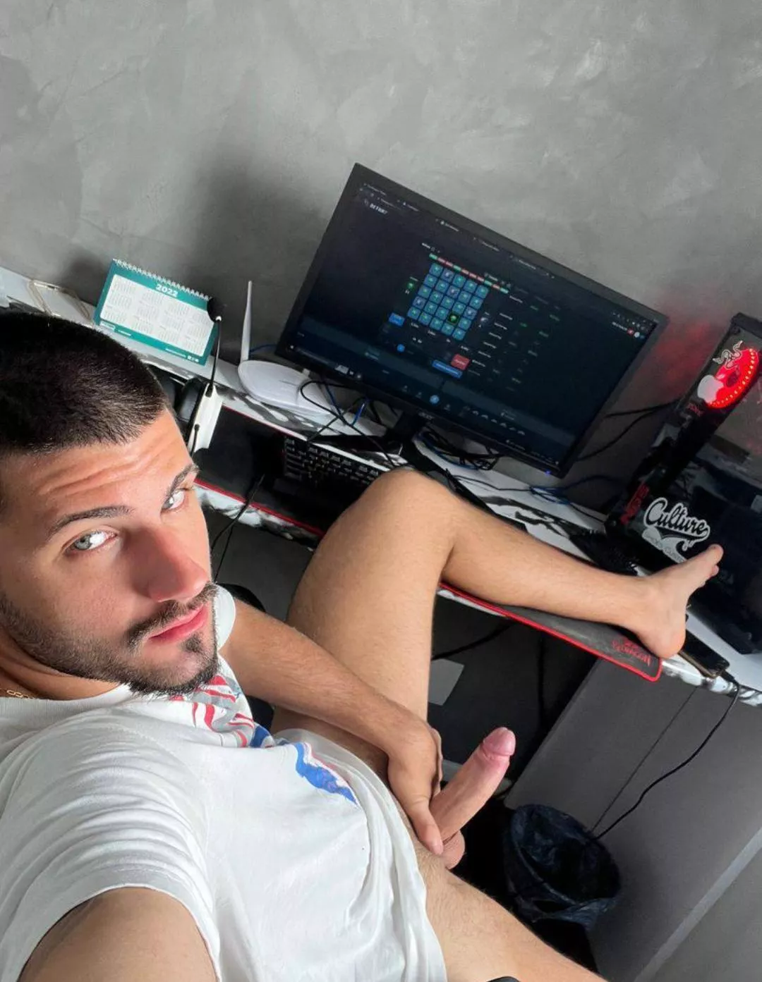 AM#4 posted by isthereanyone467