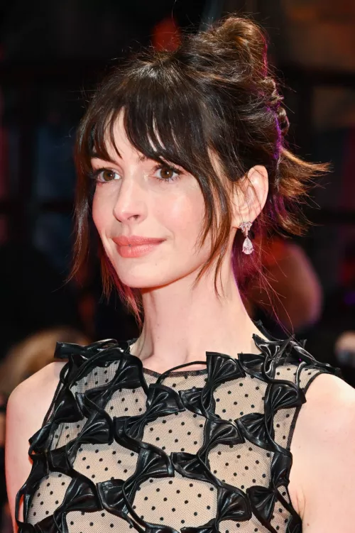 Anne Hathaway by salvadorcerinza