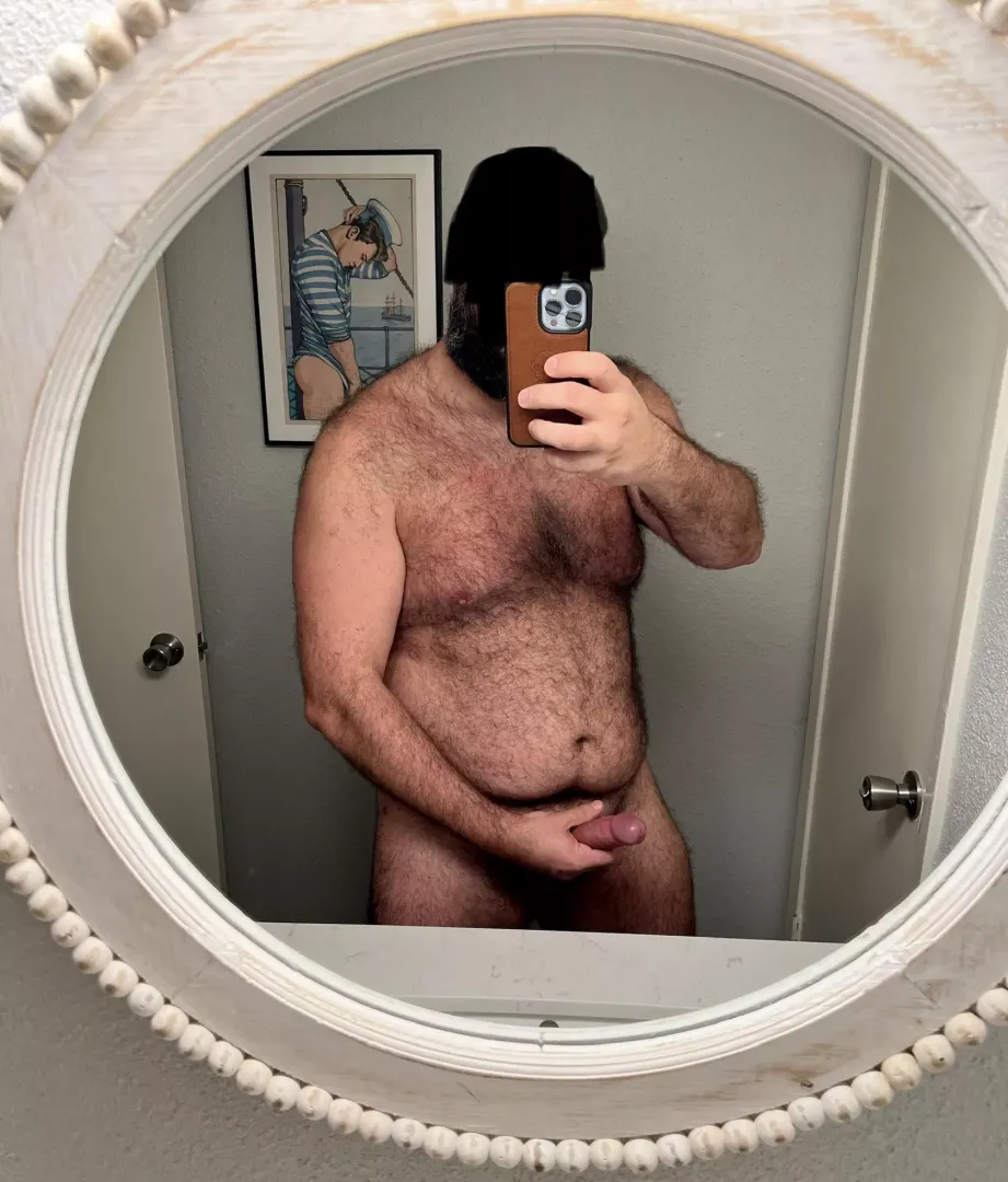 Bear in the mirror posted by BearScarFapBank