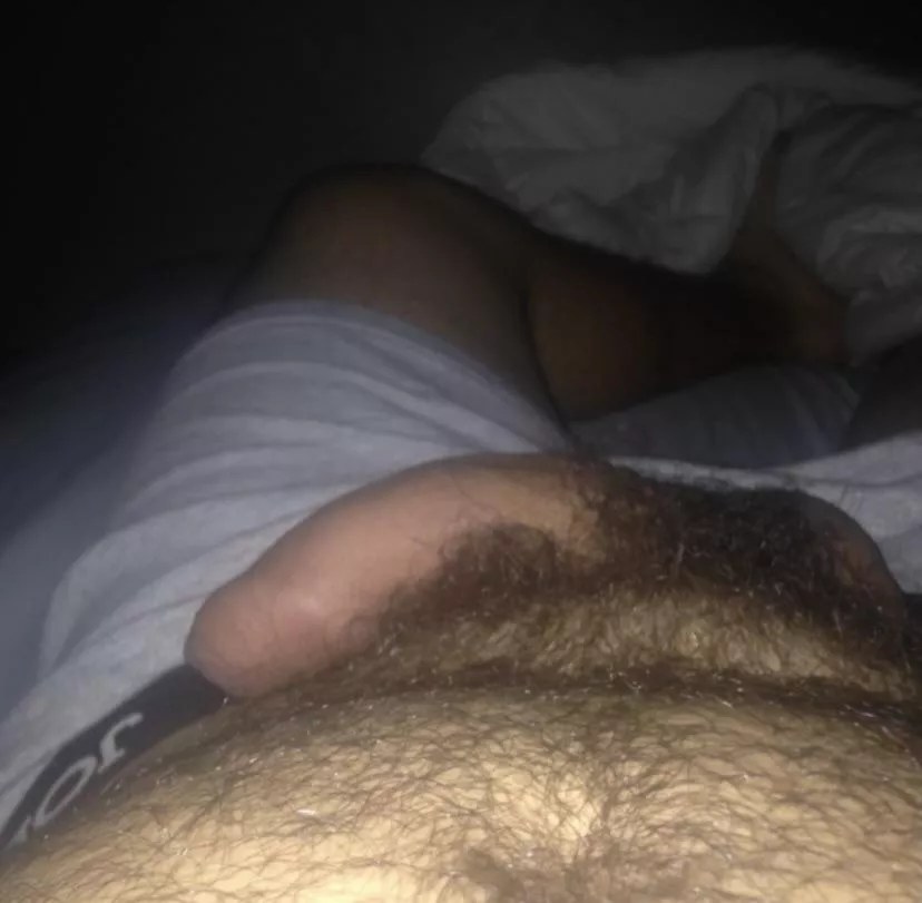 bush!! who wants to get lost in it 🥵 posted by dxxxn96