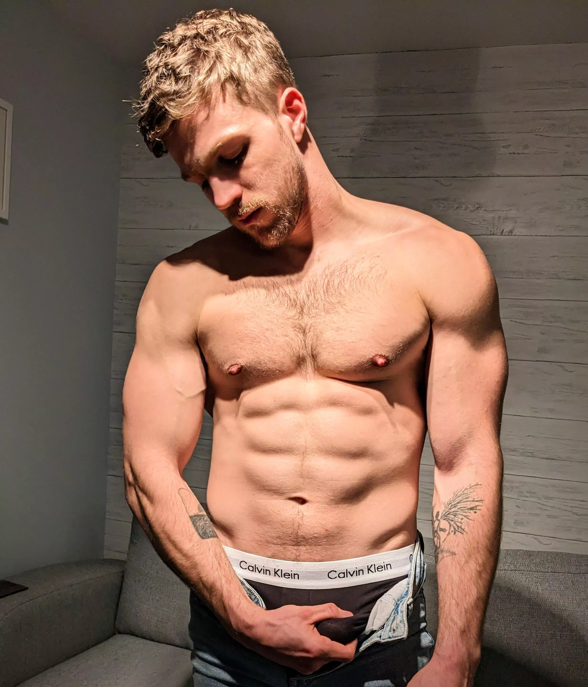 Calvin 🔥 posted by Ok-Pass-8743