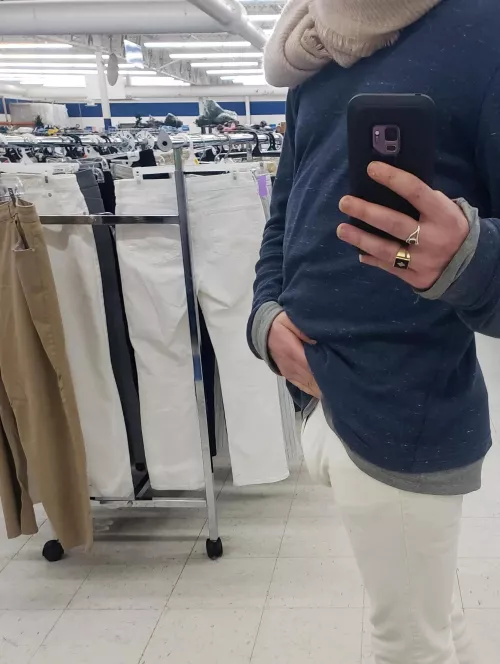 Doesn't leave much to the imagination 😅 by CygnetSociety