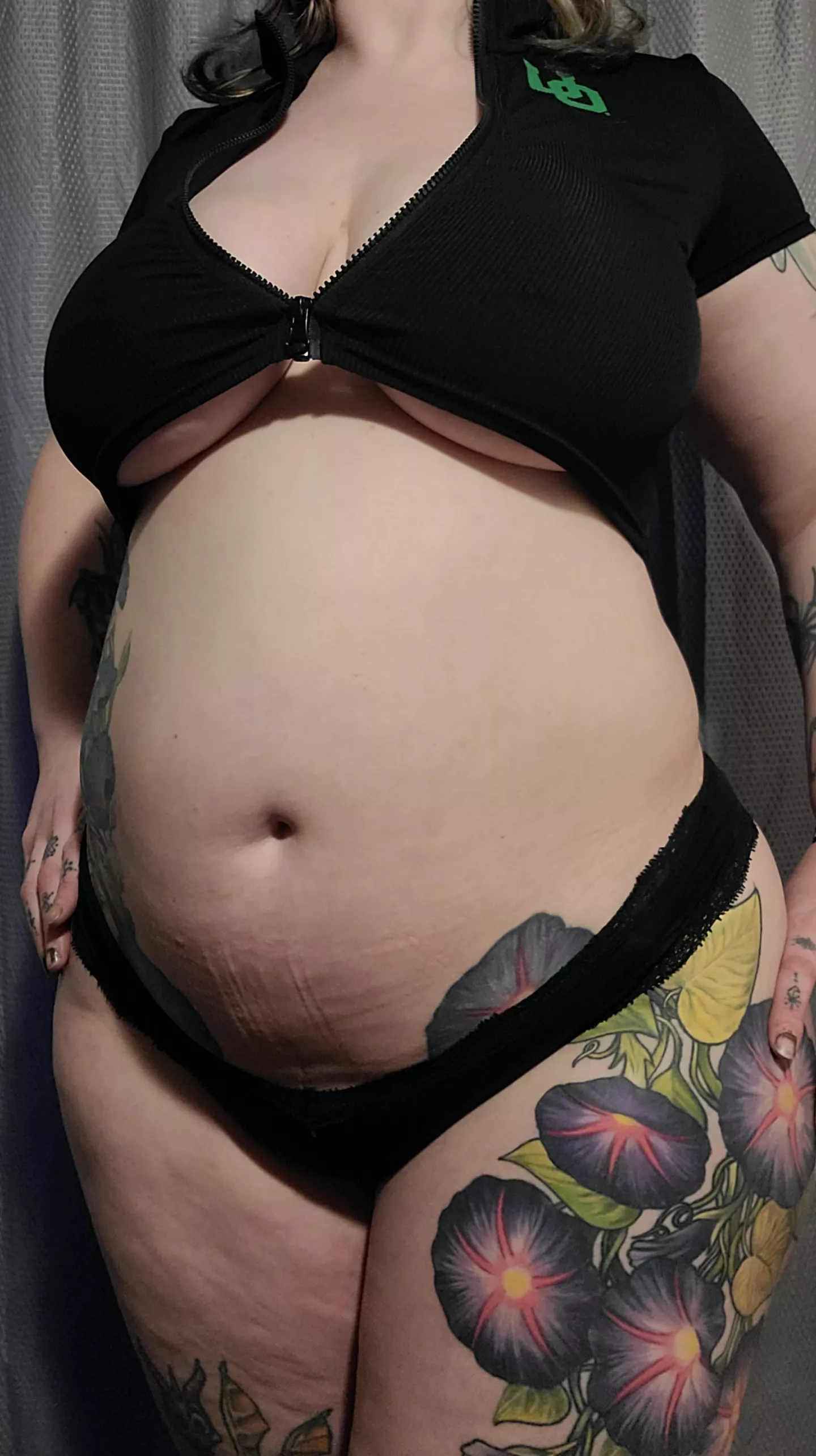 dunno how that zipper is holding 😳 posted by VictorianLilith