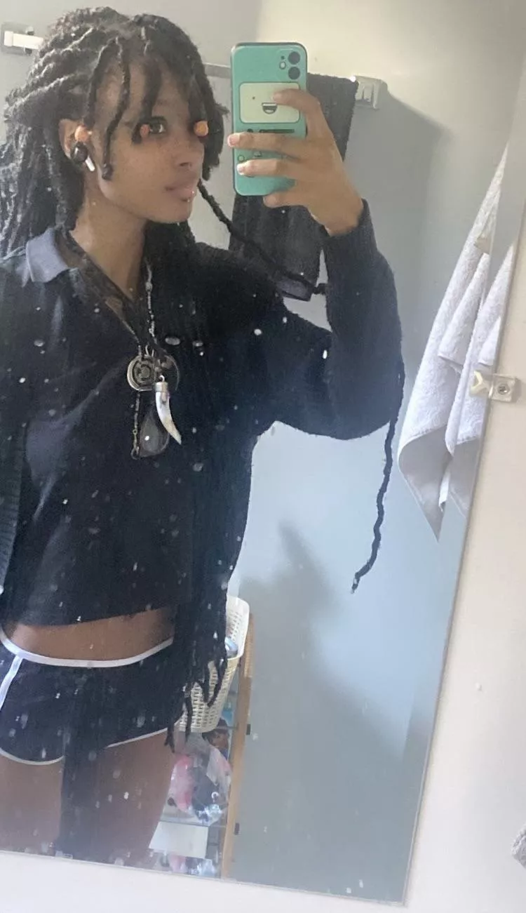 f18 what do you think of my cute bangs :3 posted by peanutbuttercat_