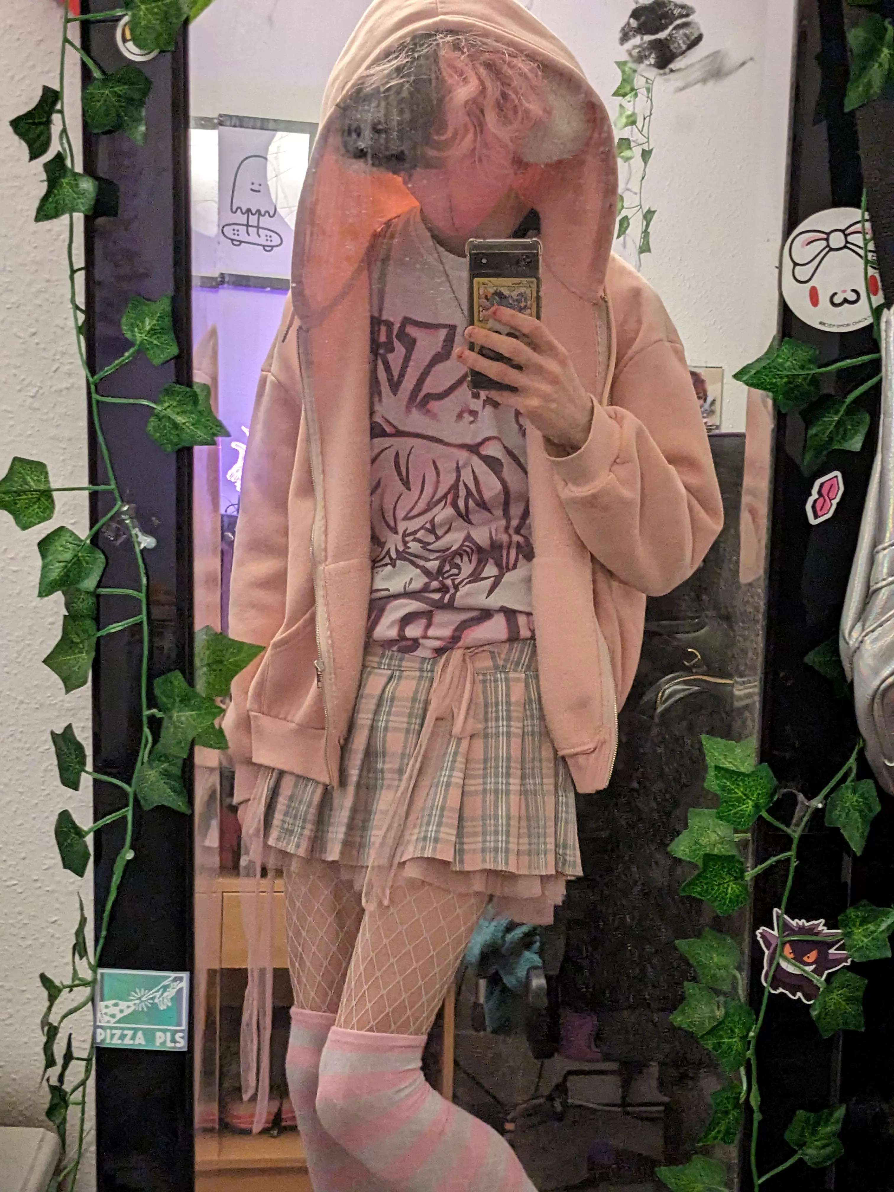 femboy friday!! :3 posted by LuxiLuxio