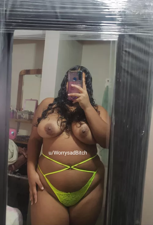 flashy green (f) by WorrysadBitch