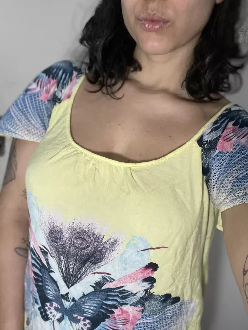 Free boobs 😊 by lunasoares