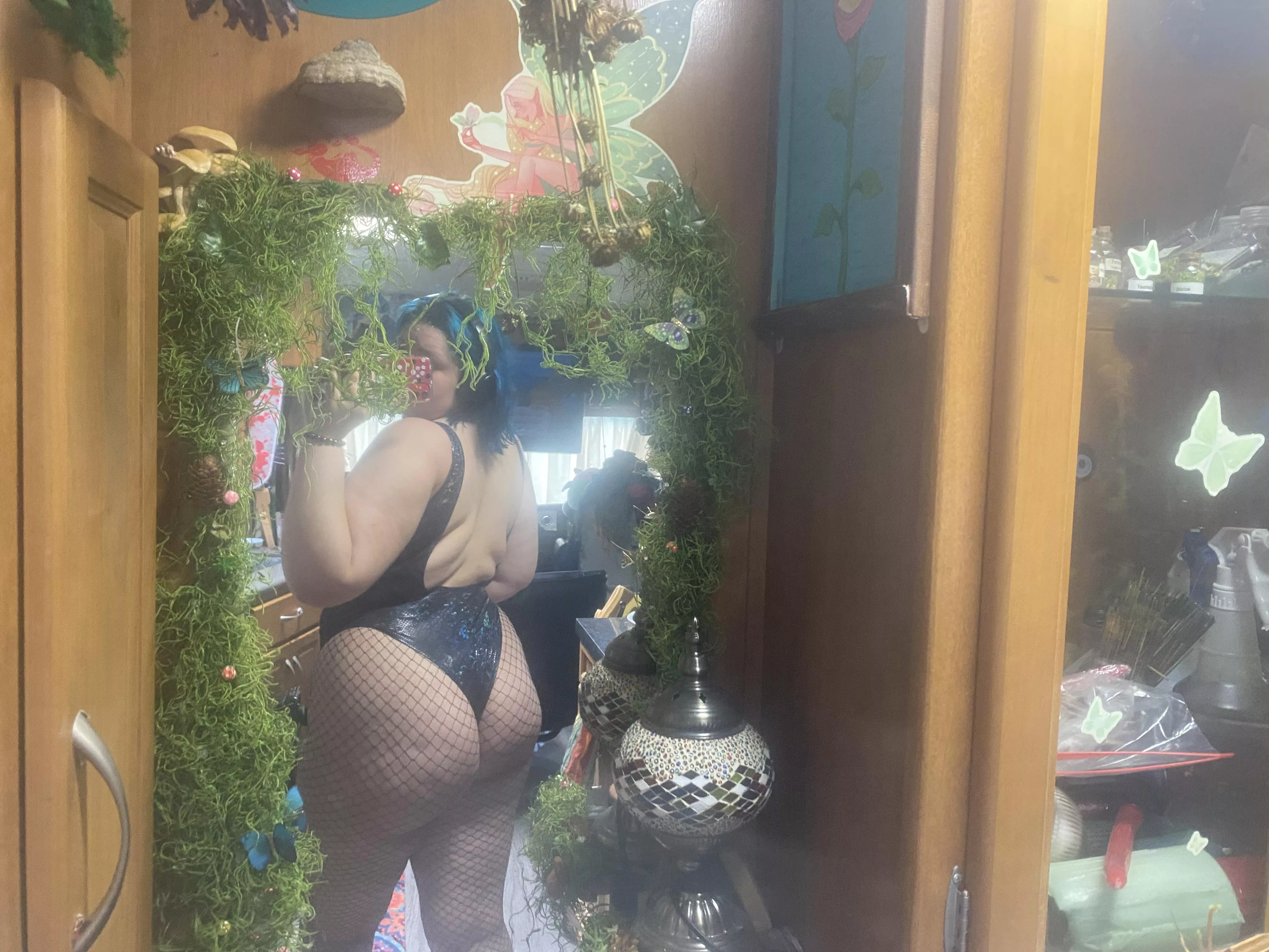 Happy Friday lovesss posted by thelitteedible