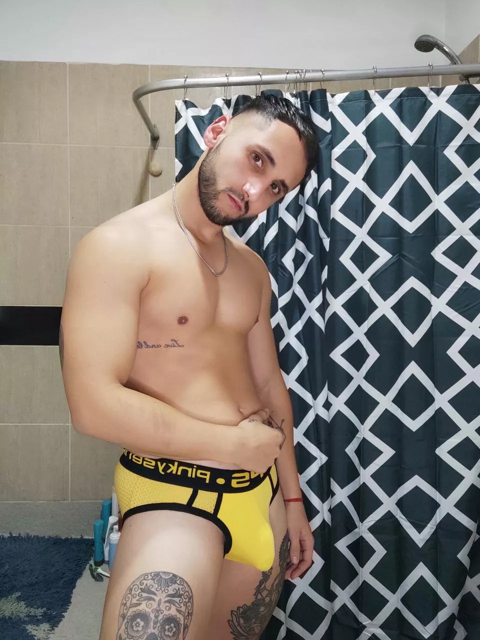 hello everyone🍆 posted by latinoboyx101