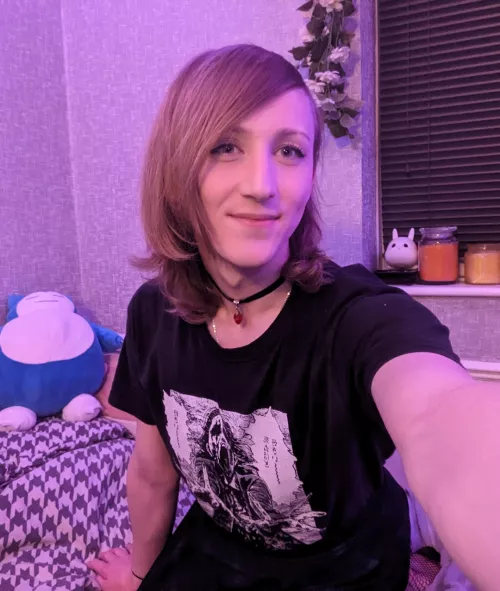 How do I look? by RadicalPeach80