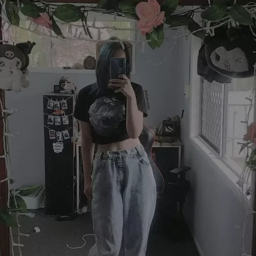 I cropped my Star Wars top ~ what do you think? <3 by poisonuwu1