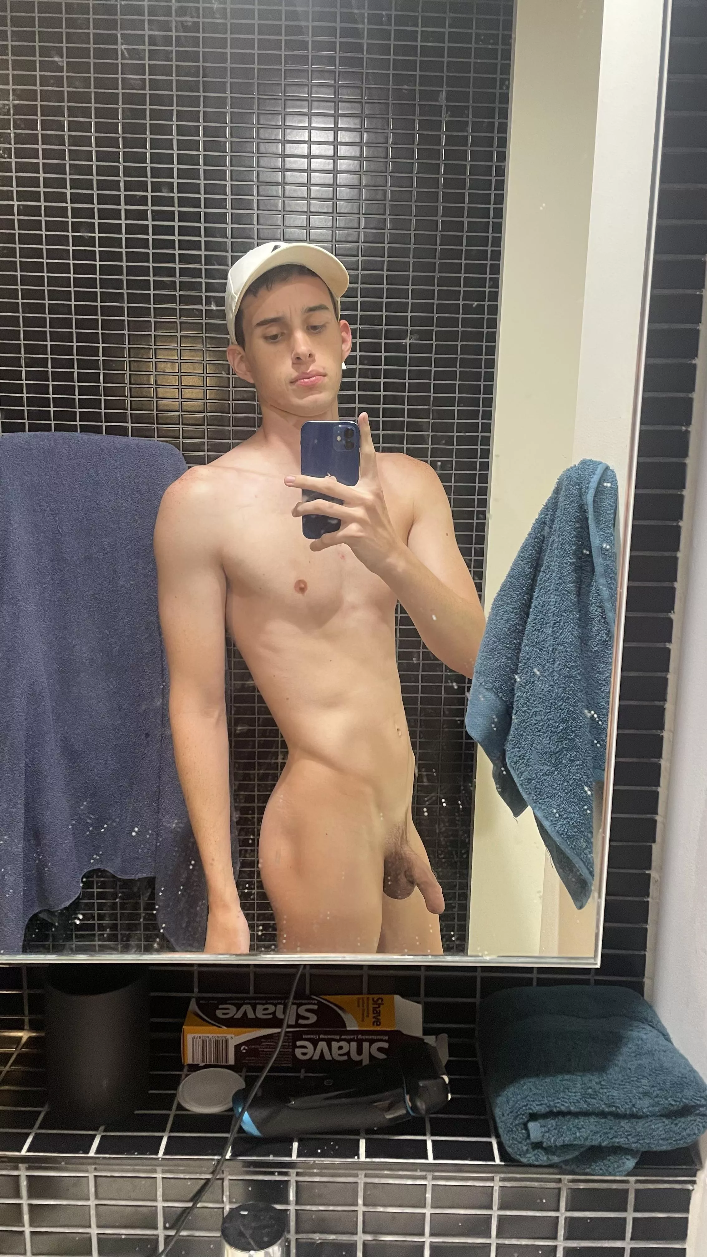 I need to wear white hats more, they really do favours for me posted by melbourneboy00