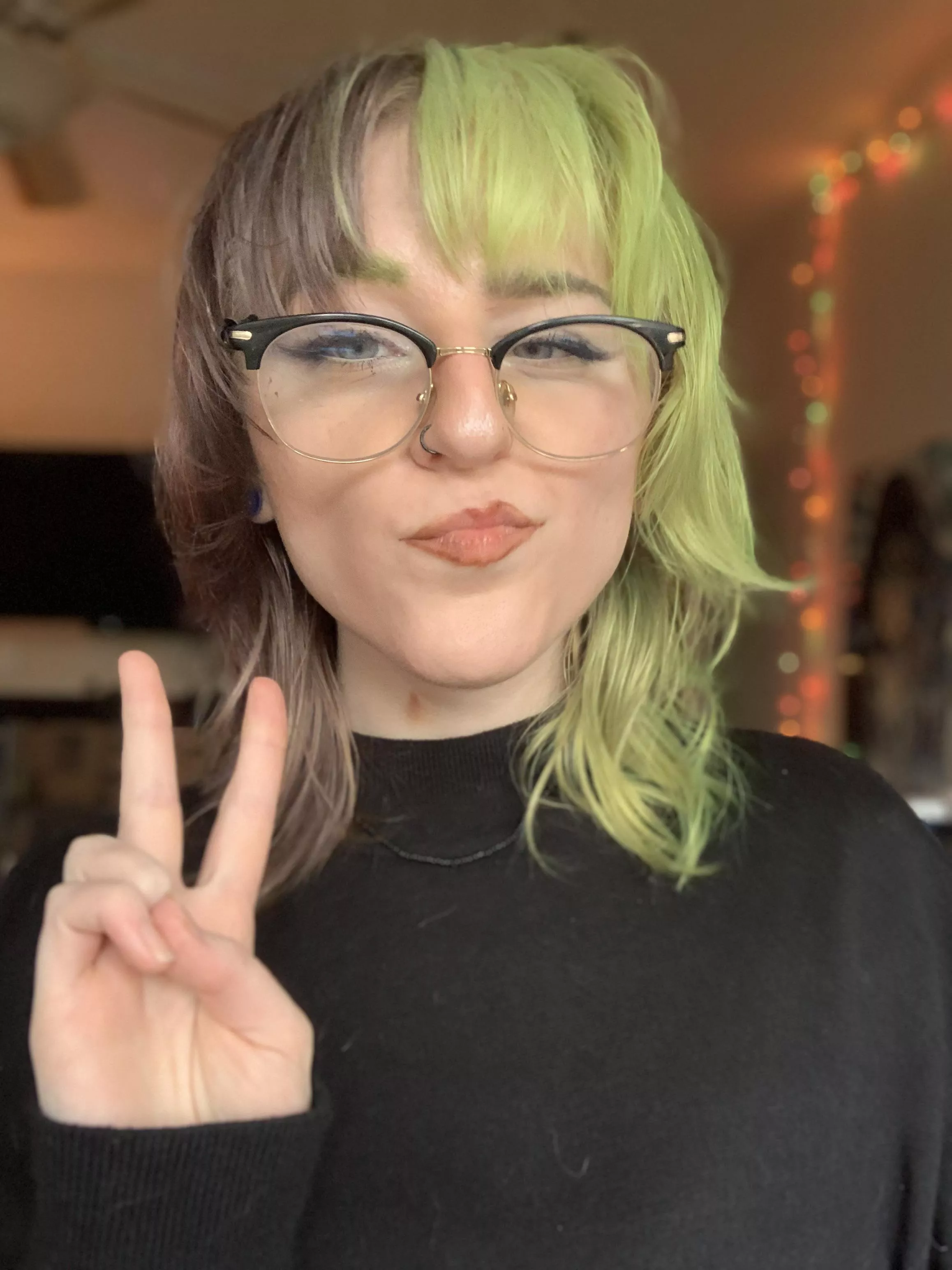 If goth girls putting things in their virgin asses is something you’re into, you and I might get along :) posted by SadCthulu666