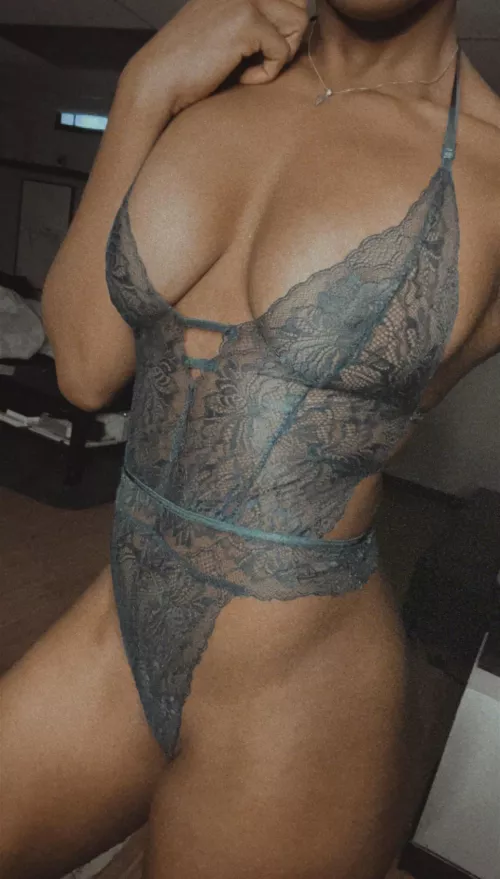 I’m horny. Who’s online? by miamoore2000