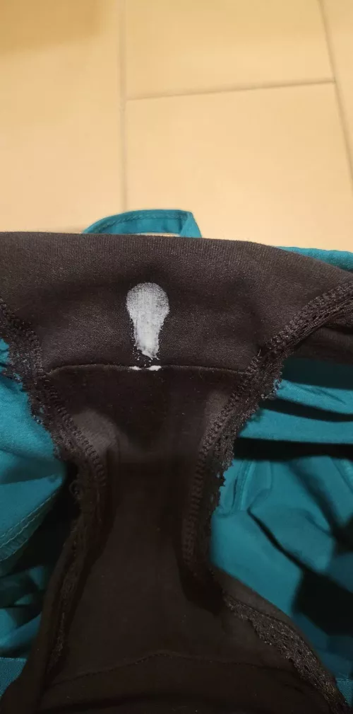 it's 9:00 in the morning and it already looks like im finger painting my panties by jeff13p2003