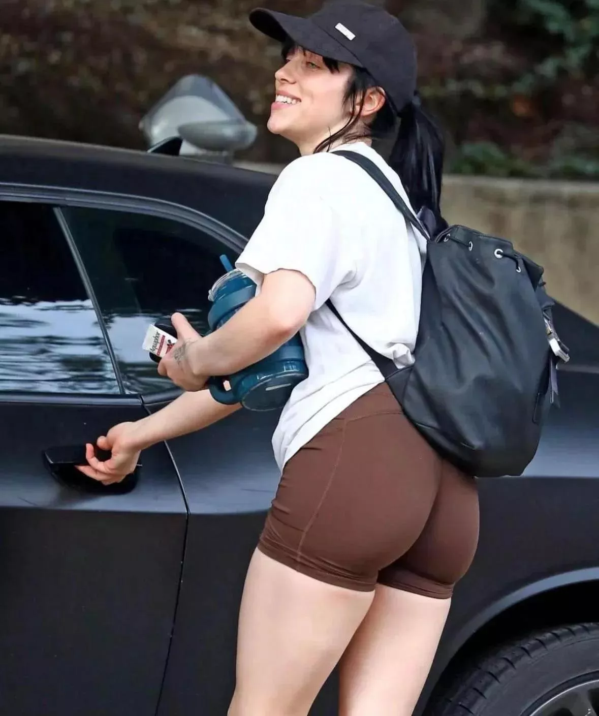 let's goon out and edge to Billie Eilish posted by deena75