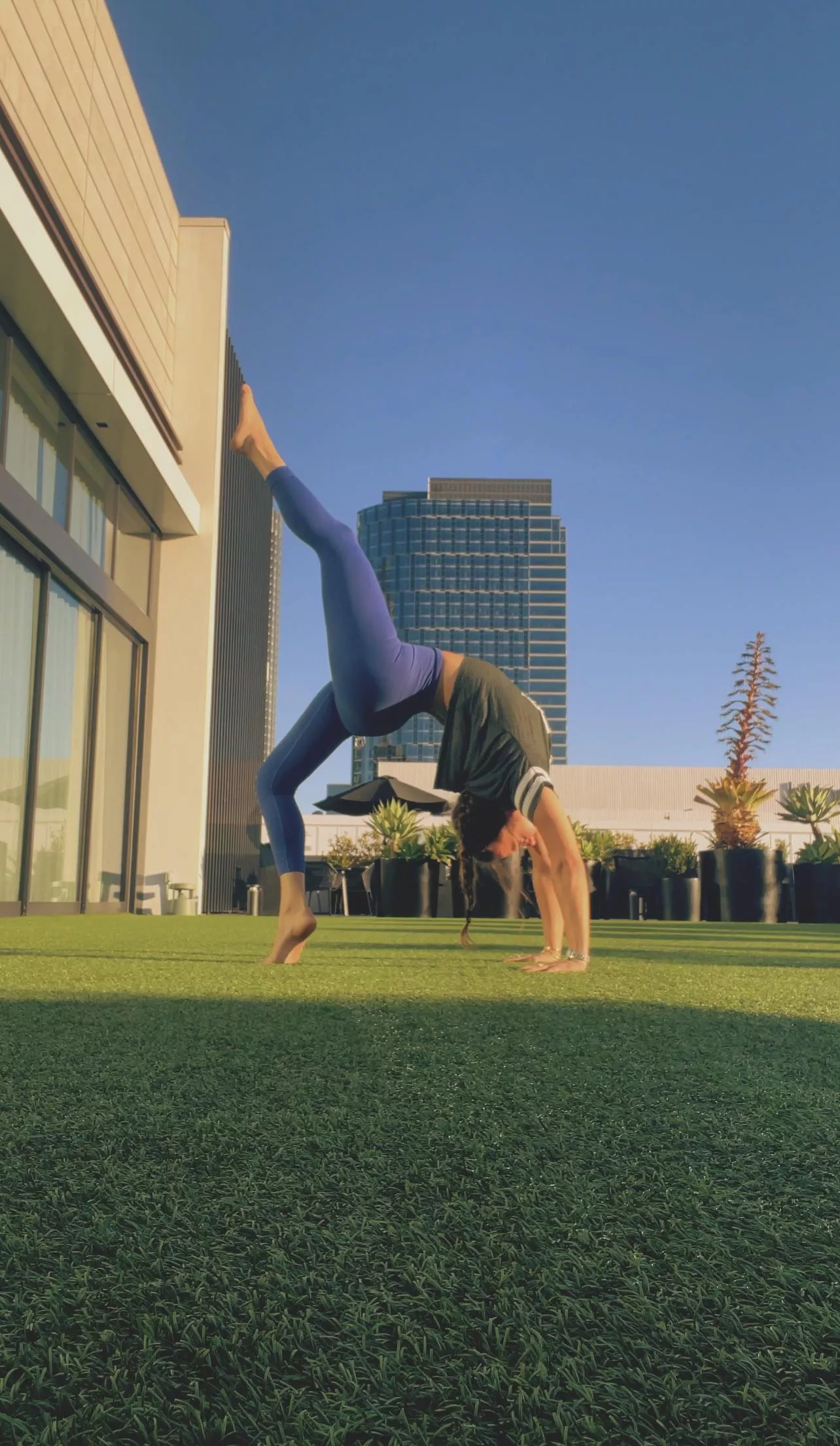 Love a good back bend posted by Stretchyseductress