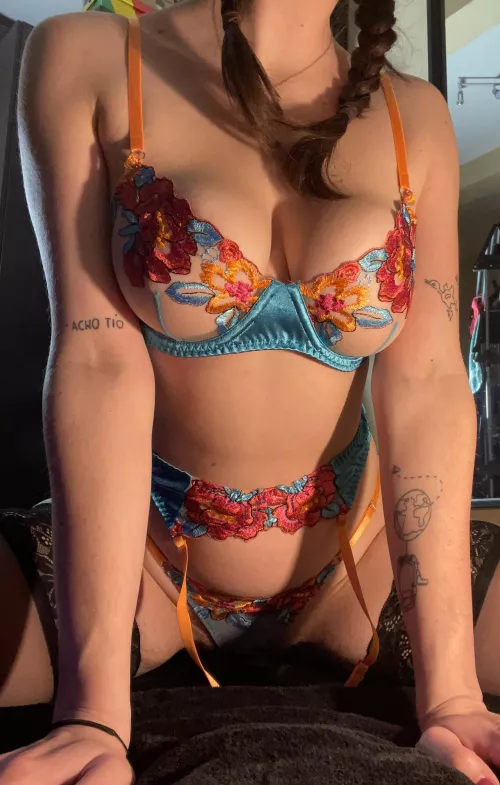 More cleavage than anything 😝 by Snobunniee