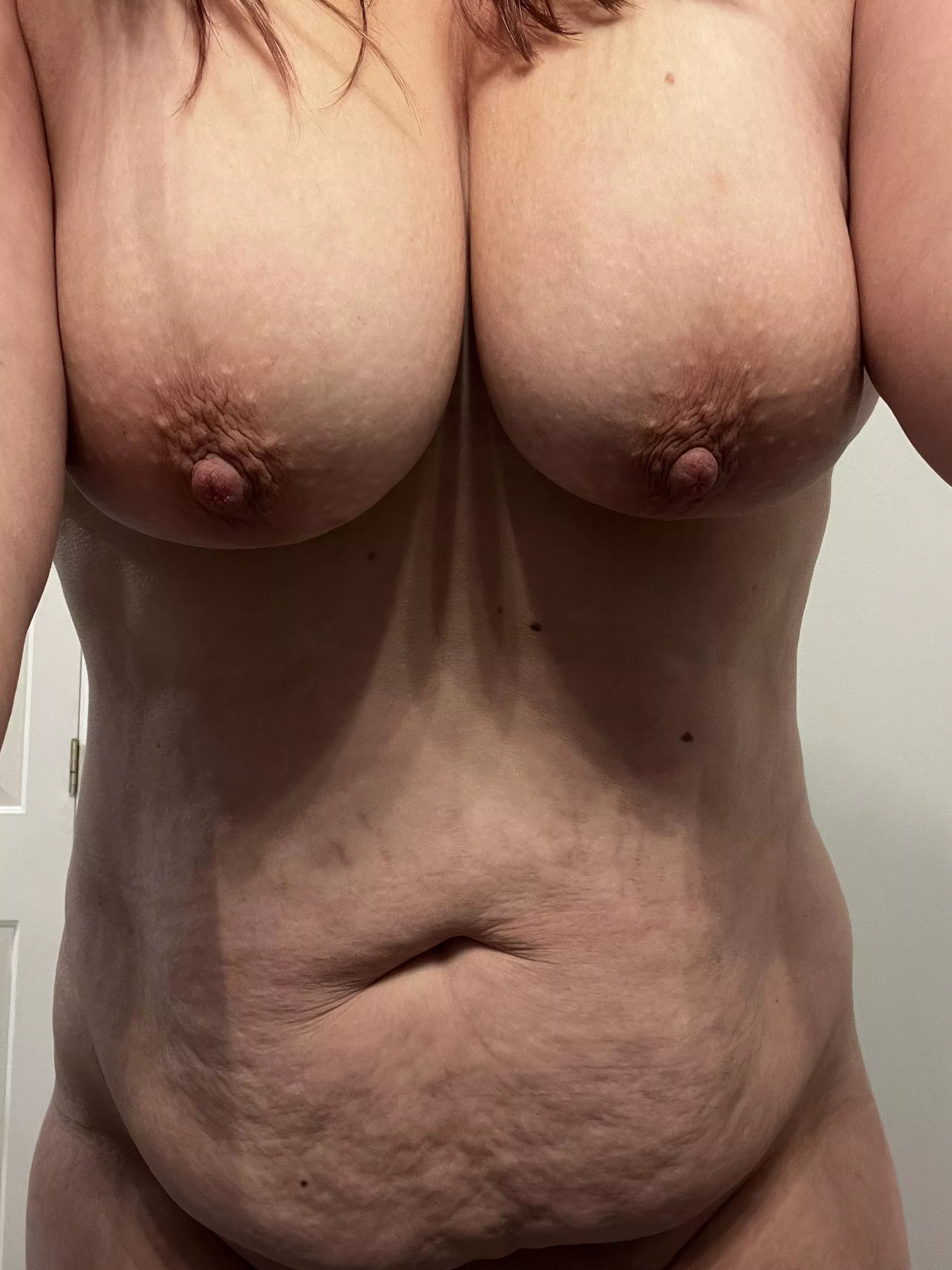 My mombod with all of its perfect imperfections 😘 posted by SexyMrsMozz