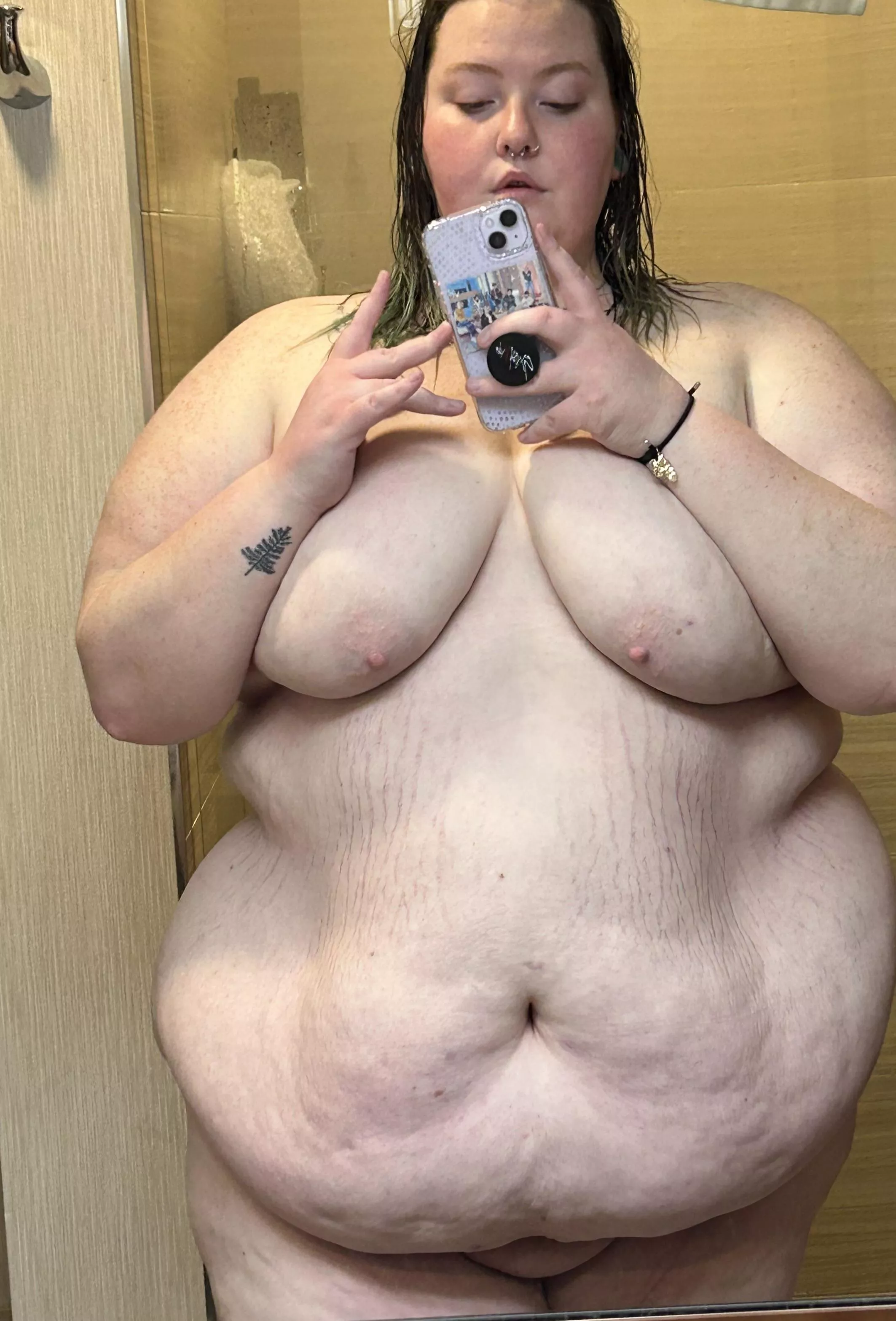 New phone so of course a mirror picture 🥰💕 posted by SaltySavvy666