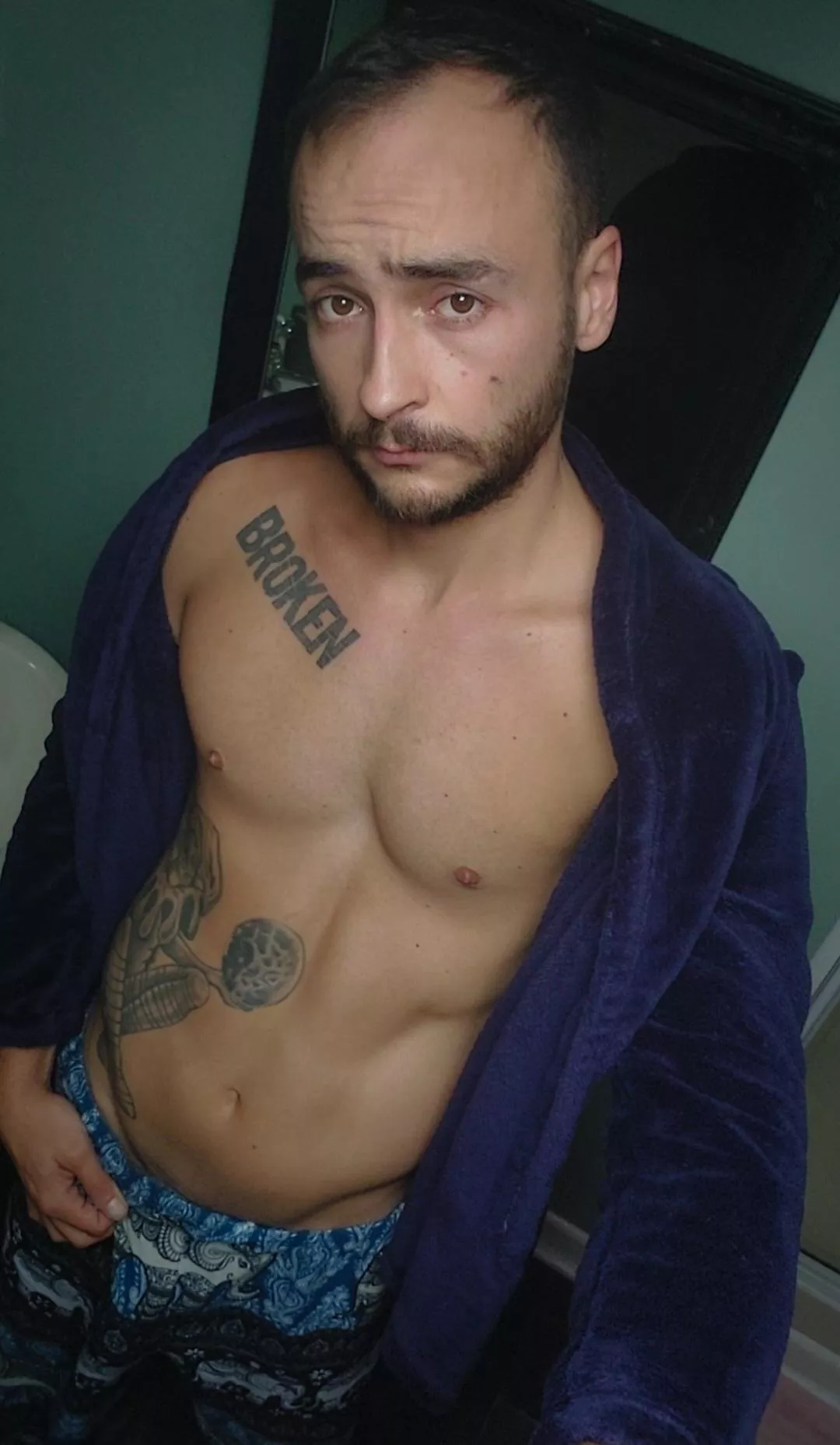 Oh hey there boys 👋 posted by seb_hardstone