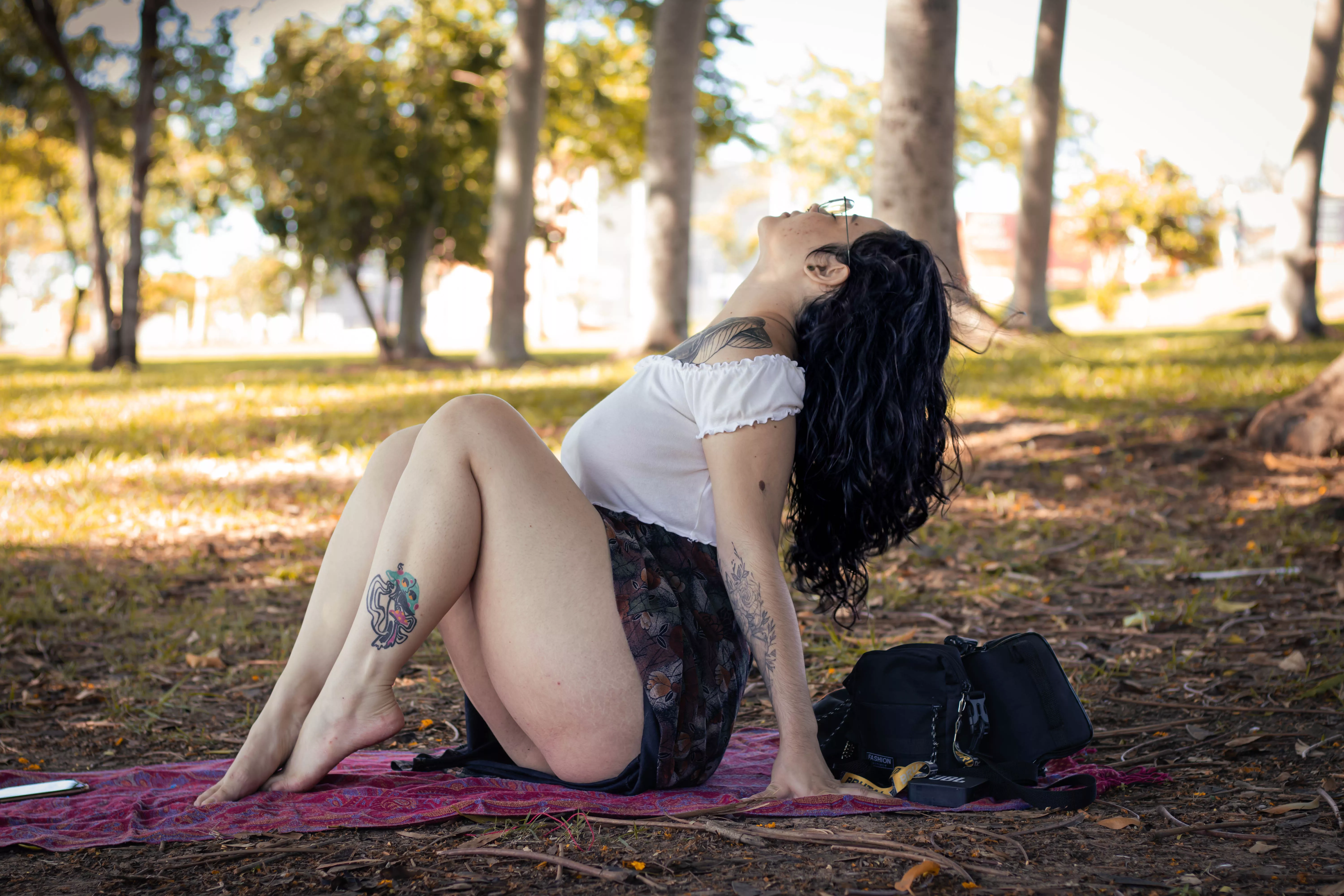 Pretty sure someone saw I have no panties… posted by sereiapoderosa