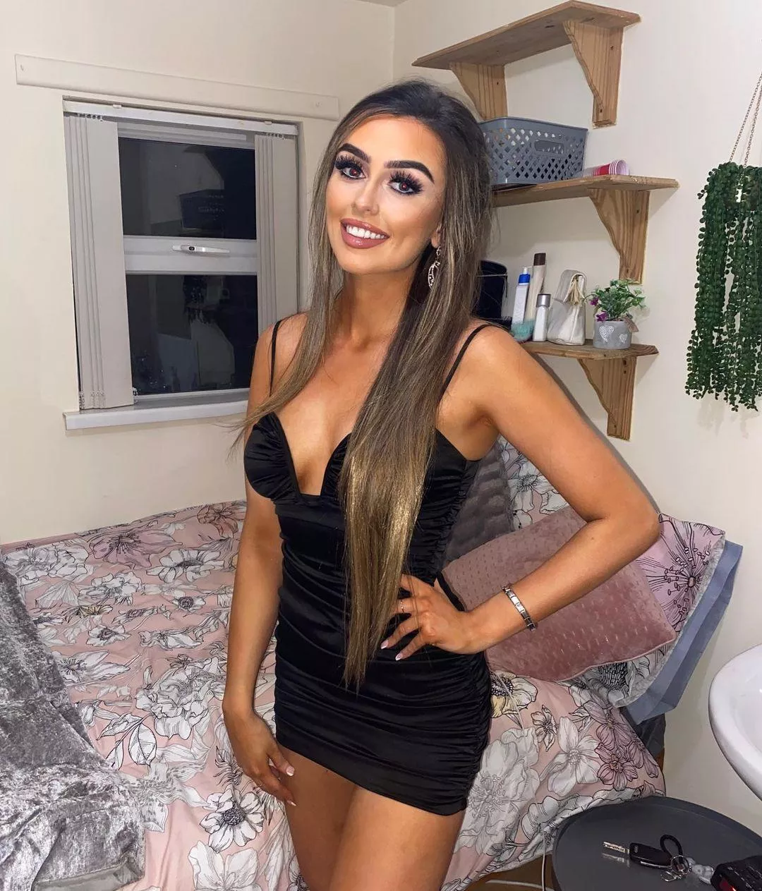 Shauna posted by Itchy-Remote-4762