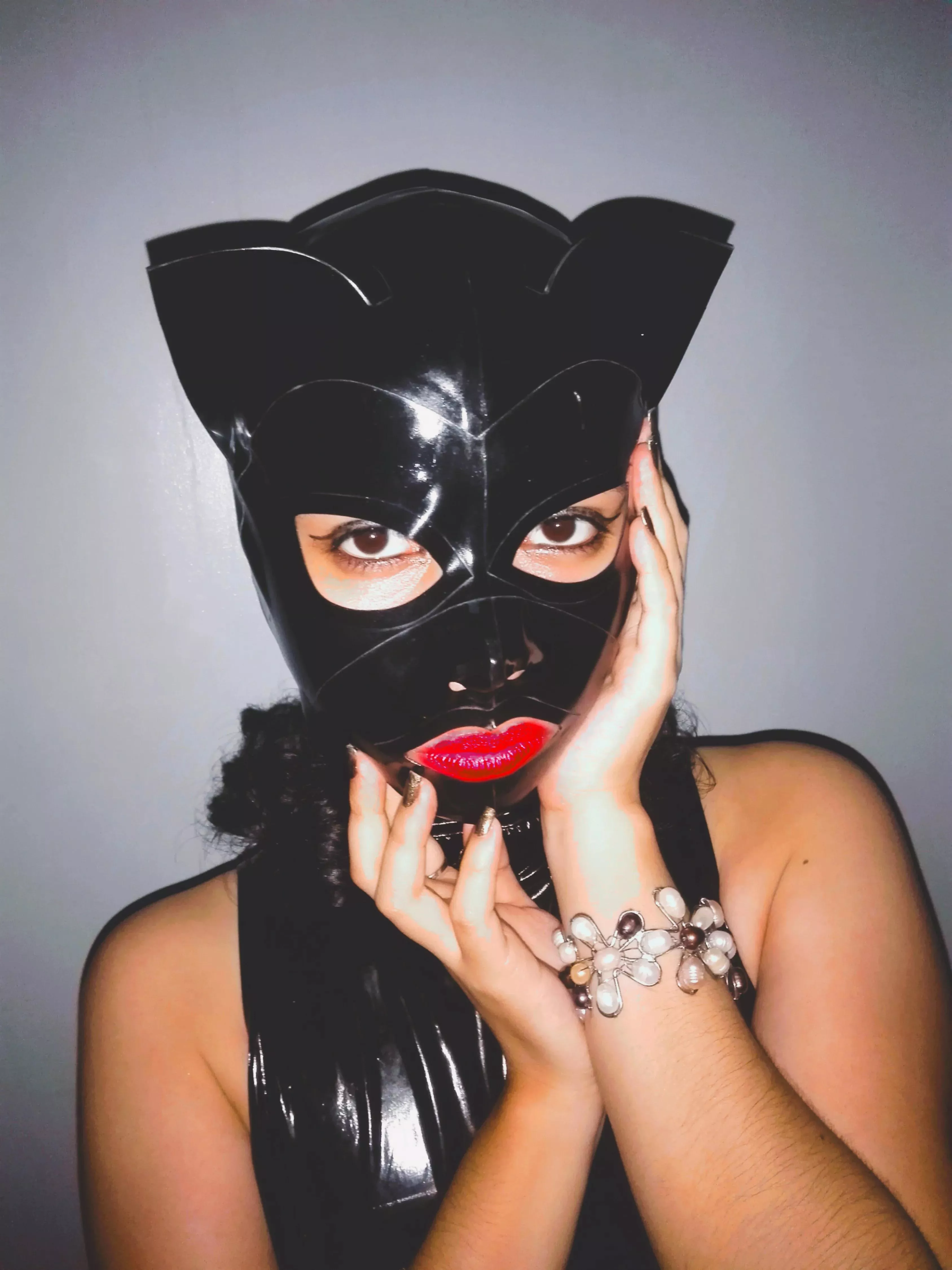 Shiny black latex 🖤 posted by Silhouette_Project