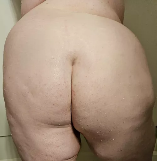 spread em to find your surprise by StaceyBunsxox