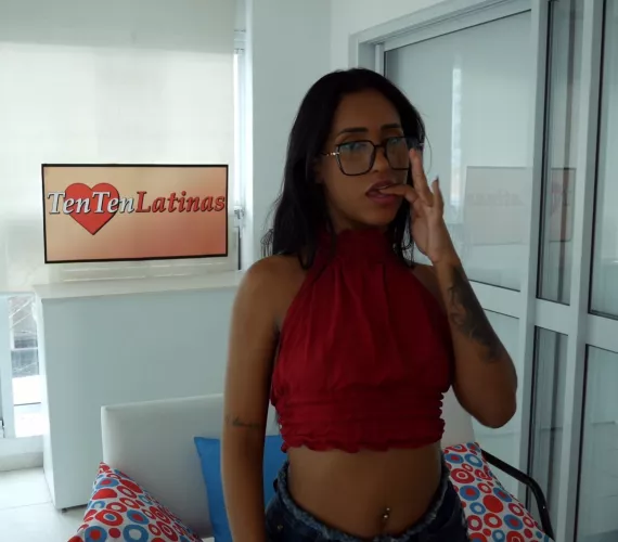 Tattooed sexy Brazilian? Yes, please! by tentenlatinas