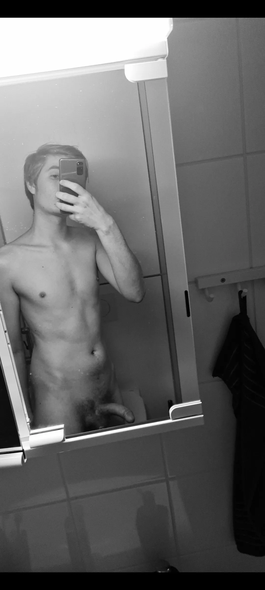 Took a pic (m22) posted by xLucaV