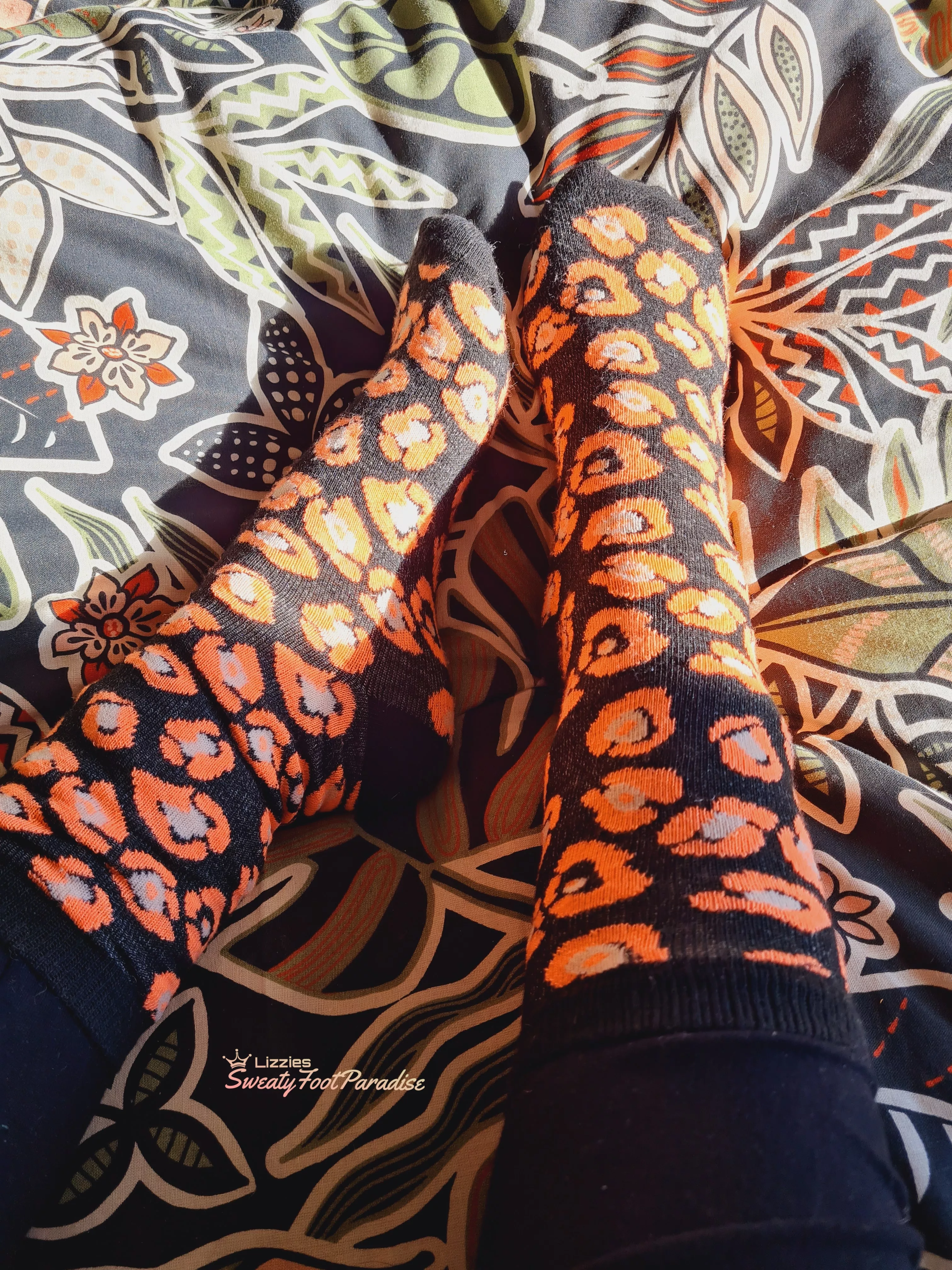 Tootsies in the sun 😏 [F] posted by maggy-88