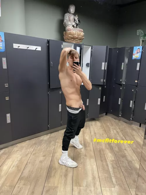 What would you do if you met me in the lockerroom? by Marc_oYoloo