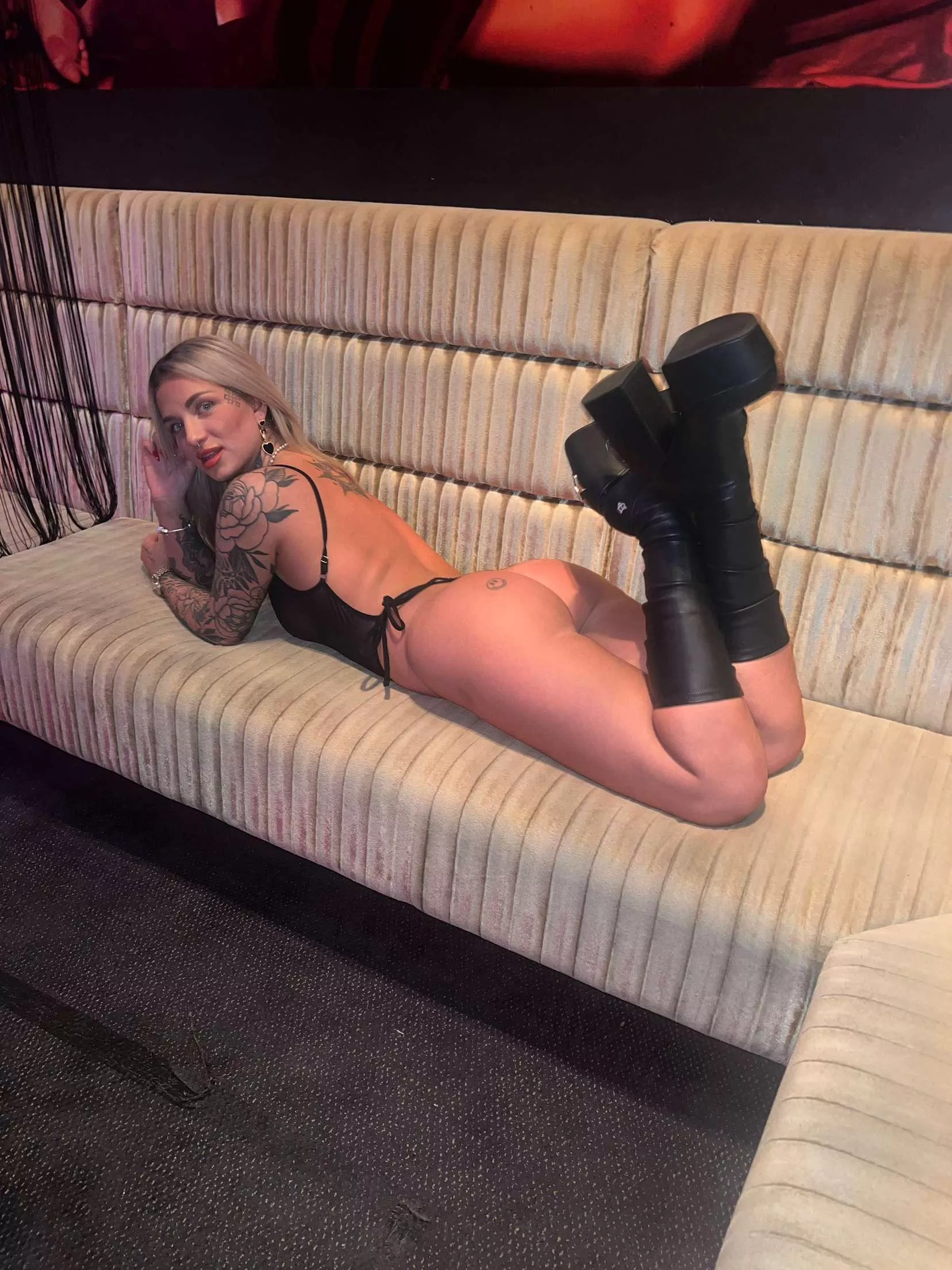 Worship me posted by vickyemerald