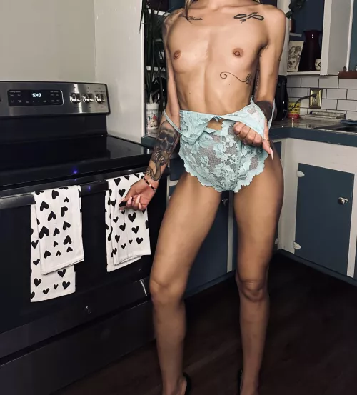 You down to cook something with me ?? 👩‍🍳 (F31) by lovinglux10