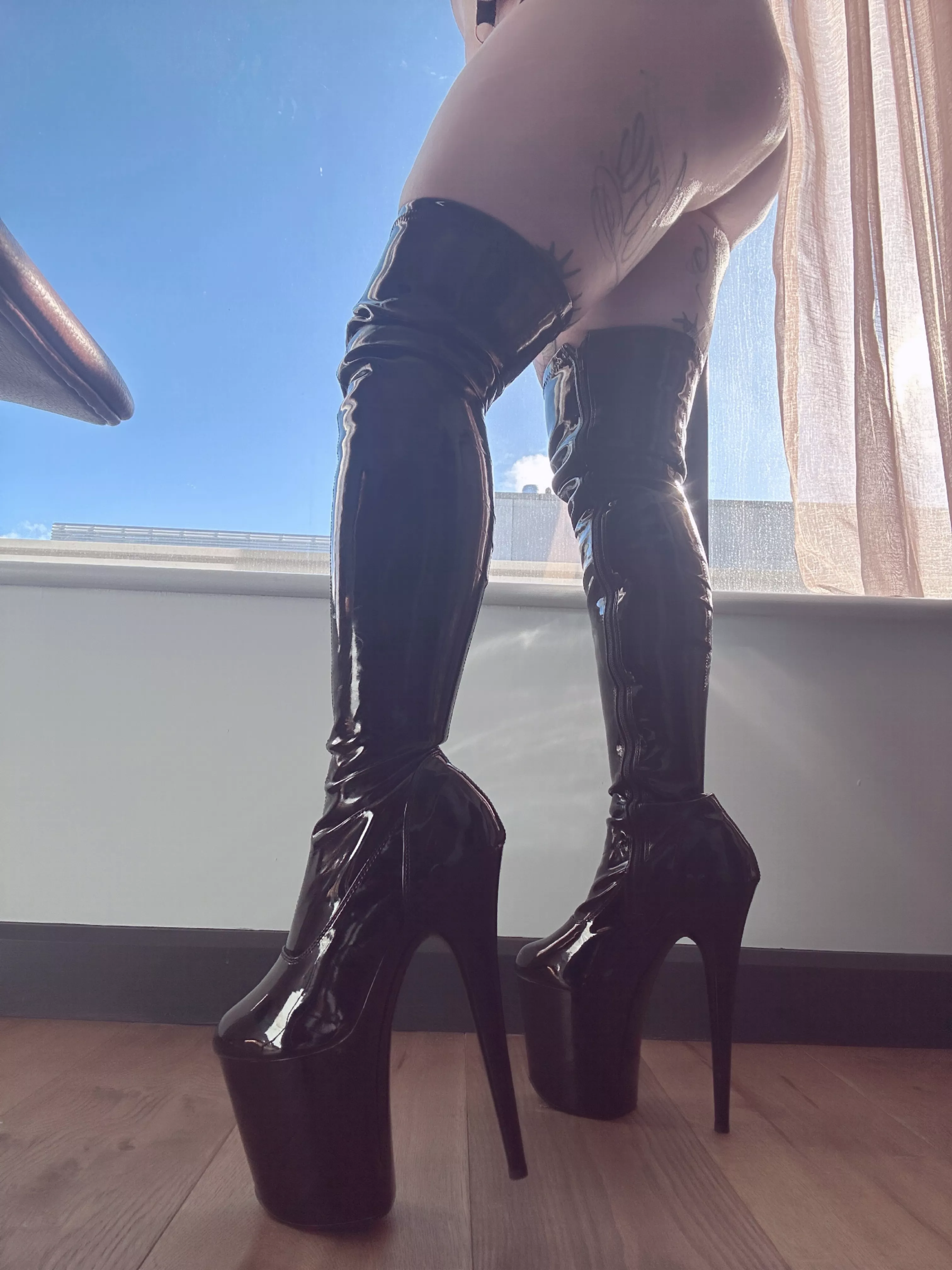 your POV when you’re on the floor for me posted by sylvermoonx