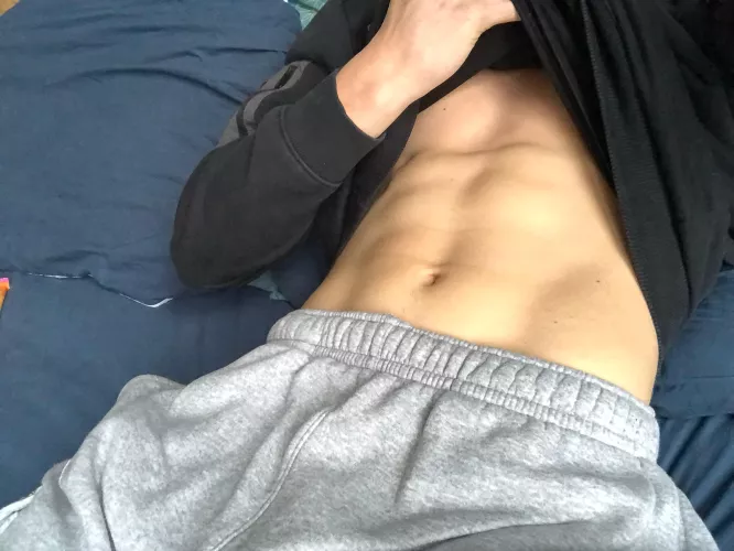 19 uk. anyone dm me by littletwink6969