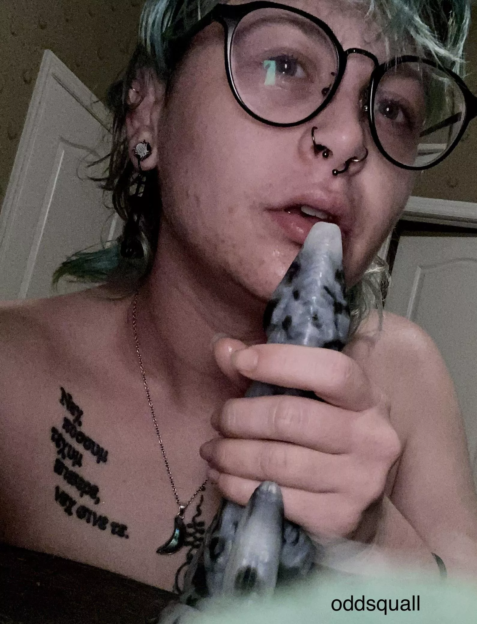 a boi sucking alien dick posted by squallycos