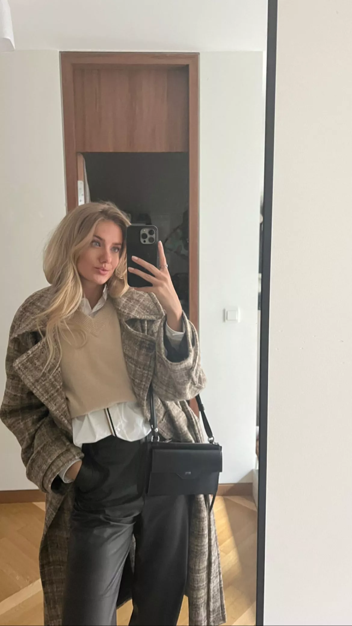 Alica Schmidt [2023-03-09] posted by LawnOfTheRay