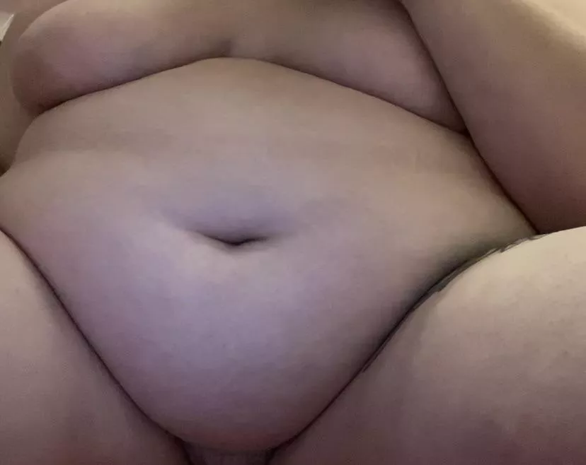 Anyone want to give me morning belly rubs? posted by lilianna-grace