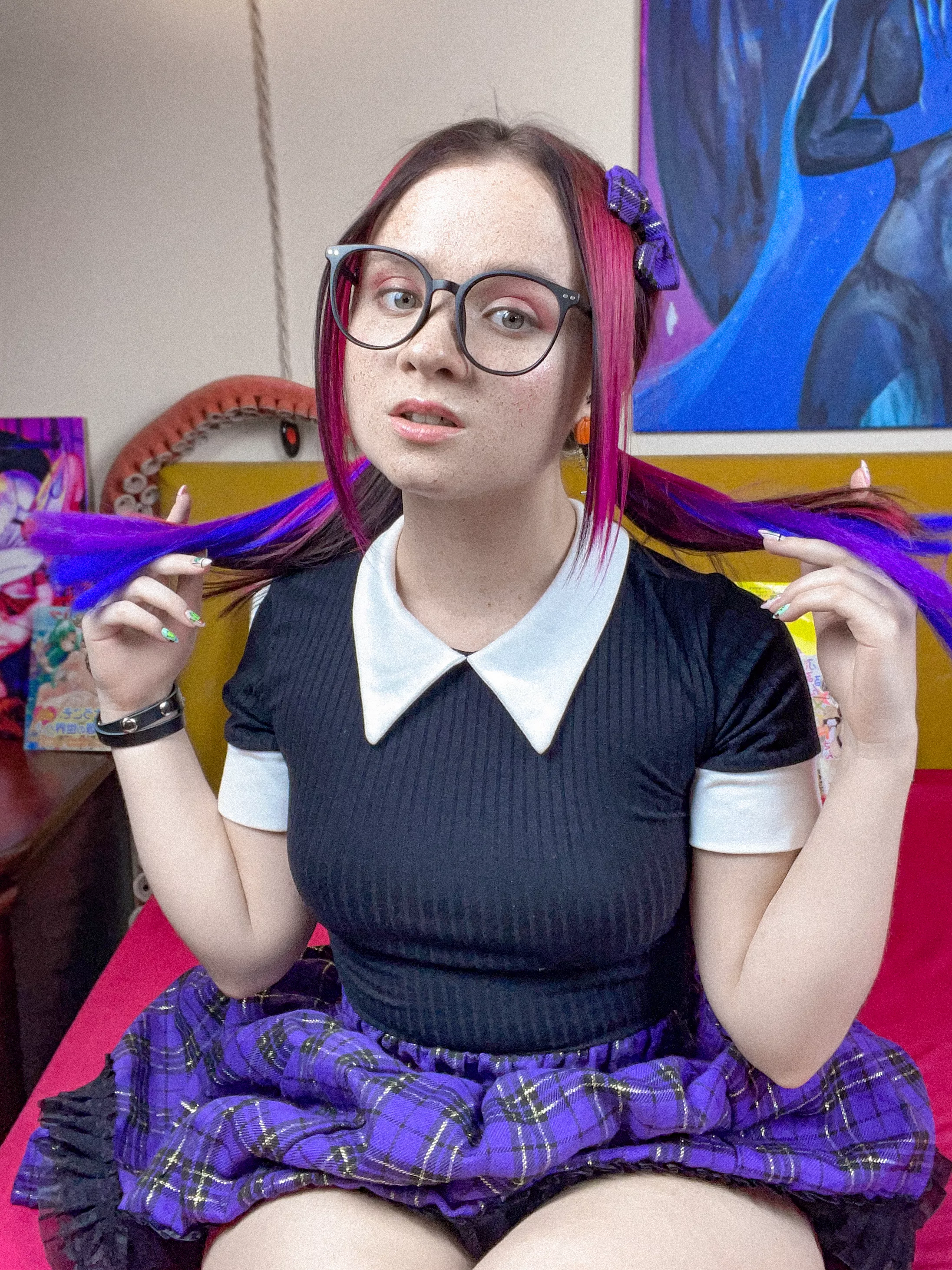 Bespectacled cutie came to please you 🤓 posted by TatyanaVikernes