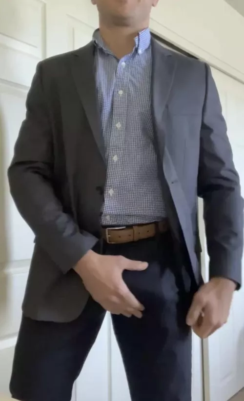 Can you tell that I dress right? by PNW_throwaway987