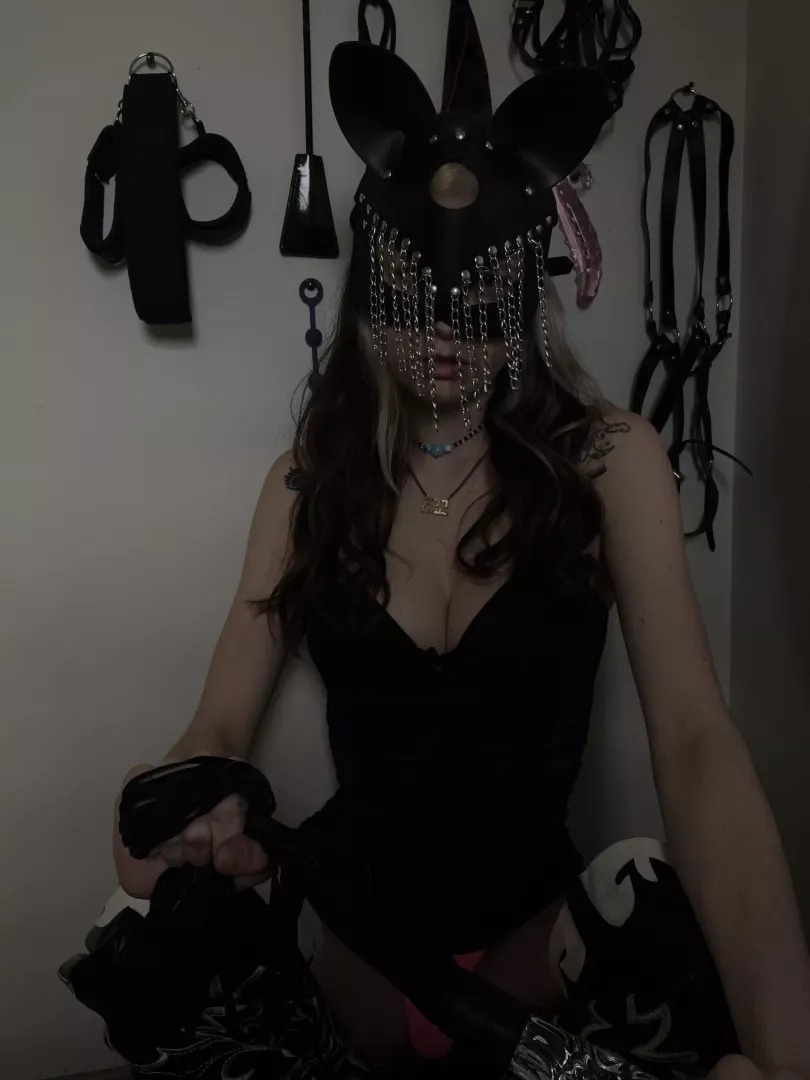 Ding dong your new goddess has arrived, now give me what I want [domme] [f] posted by Shuga-is_that-you